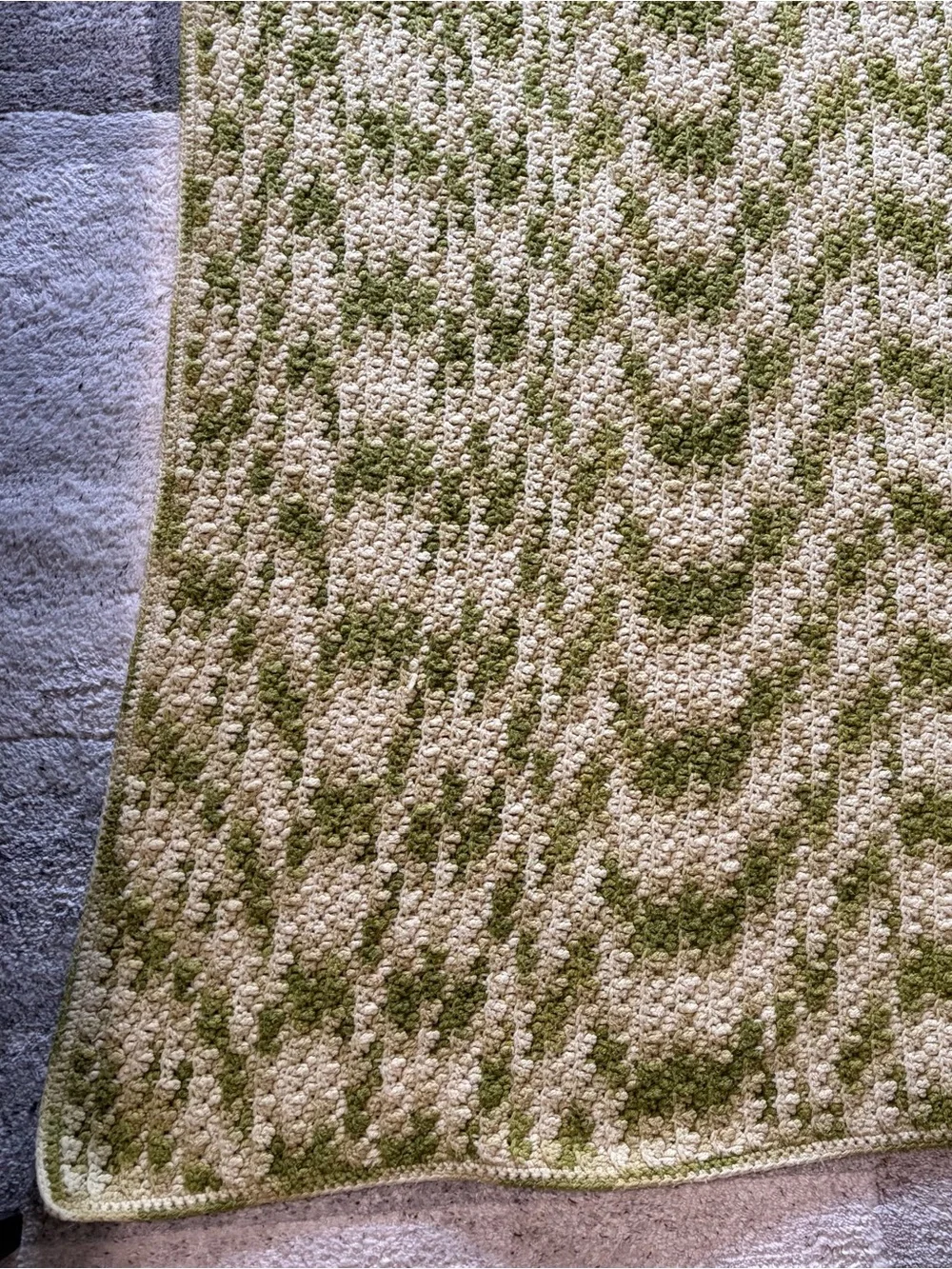 Vtg Hand-Crochet Ripple Blanket Chevron Style Zig-Zag Olive Green Full 87”x76”